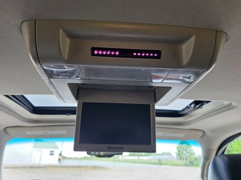 Used 2012 Chevrolet Tahoe LTZ AWD/4WD image 19