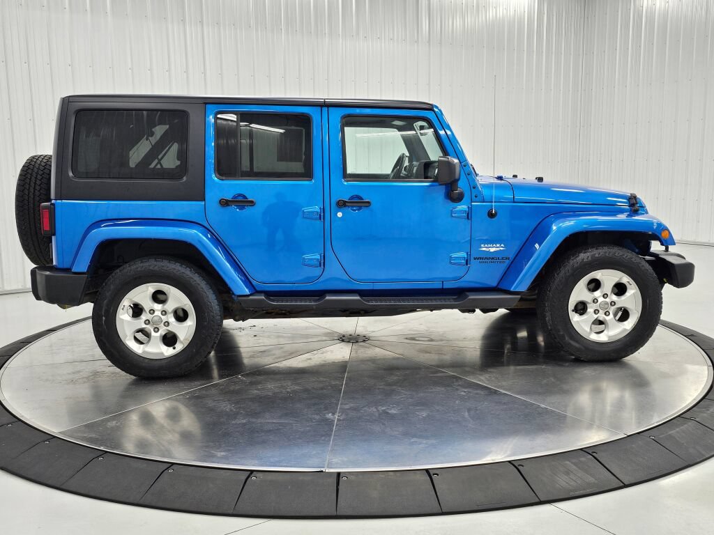 Used 2015 Jeep Wrangler Unlimited Sahara w/ Connectivity Group AWD/4WD image 6