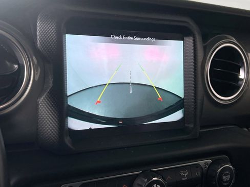 Used 2022 Jeep Wrangler Unlimited Sahara w/ LED Lighting Group image 14