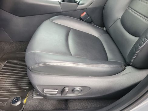 Used 2022 Toyota RAV4 XLE Premium FWD image 6