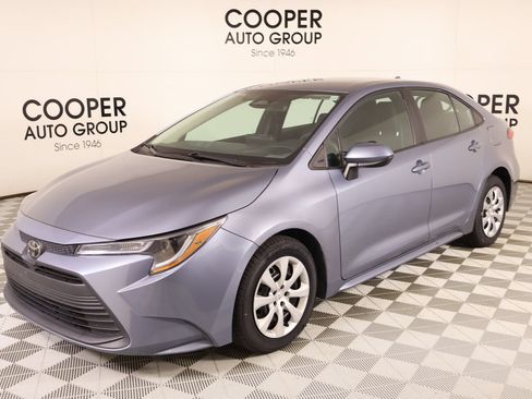 Used 2023 Toyota Corolla LE FWD image 9