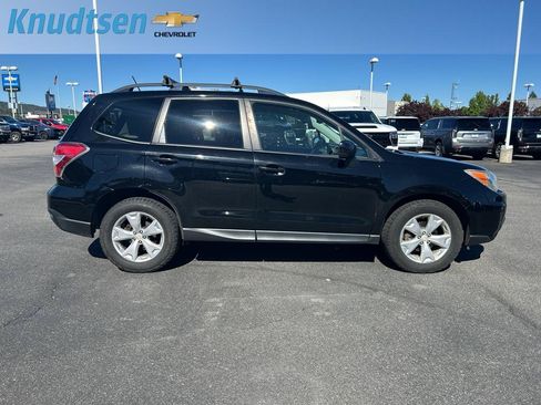 Used 2015 Subaru Forester 2.5i Premium w/ All-Weather Package AWD/4WD image 8