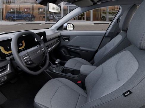 Certified 2025 Kia K4 FWD image 17