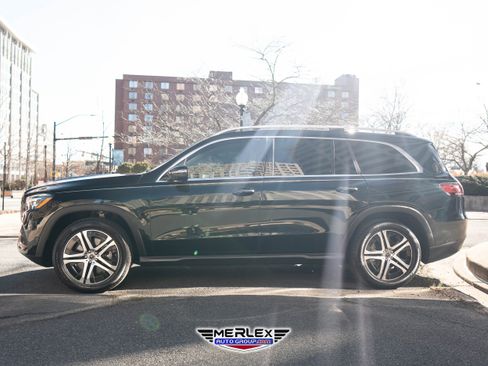 Used 2020 Mercedes-Benz GLS 450 4MATIC w/ Convenience Package image 4