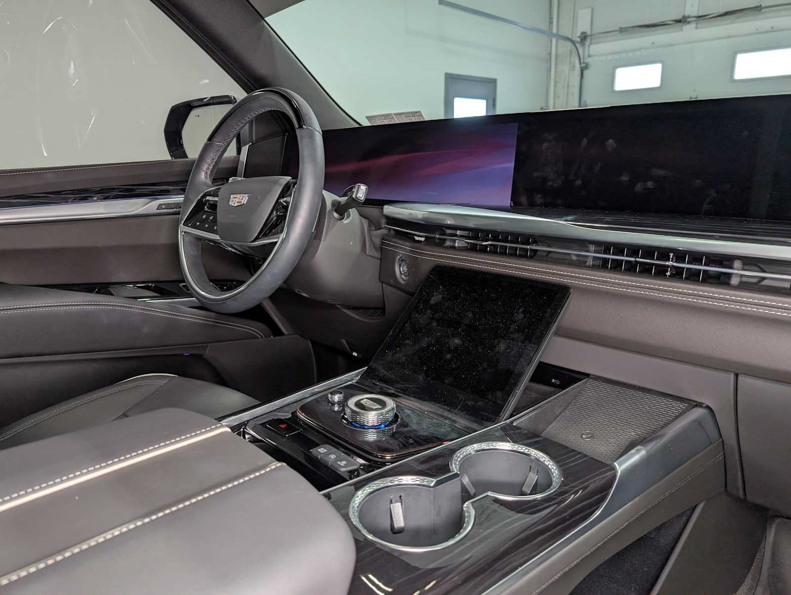 Used 2026 Cadillac Escalade Sport w/ LPO, ONYX Package AWD/4WD image 47