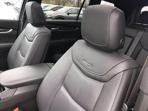 Used 2024 Cadillac XT6 Sport AWD/4WD image 11