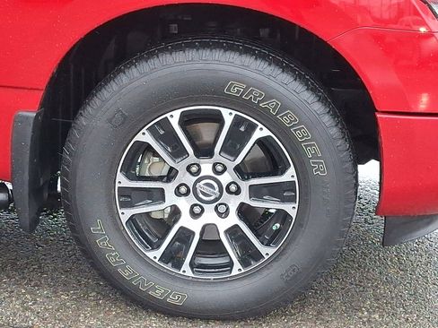 Used 2020 Nissan Titan SV w/ SV Convenience Package image 8