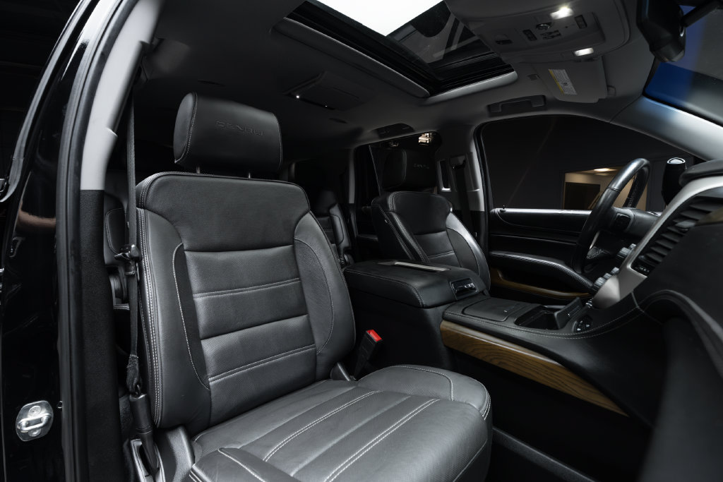 Used 2020 GMC Yukon Denali w/ Enhanced Security Package AWD/4WD image 34