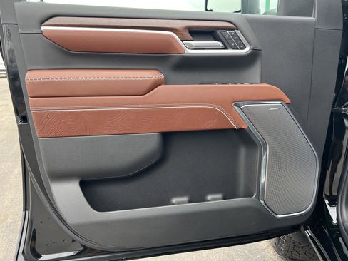 New 2026 GMC Sierra 2500 Denali Ultimate image 16