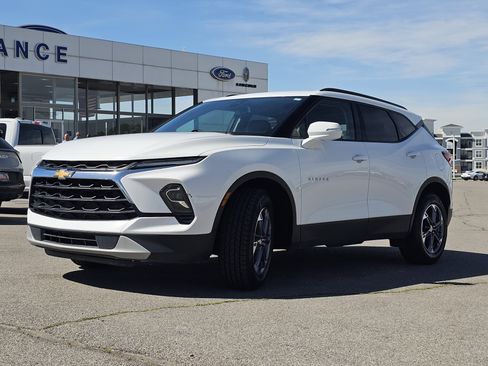 Used 2024 Chevrolet Blazer LT AWD/4WD image 19