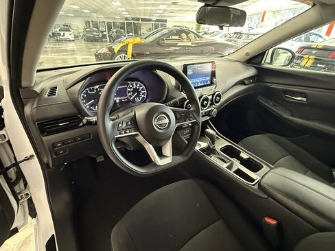 Used 2024 Nissan Sentra SV image 9