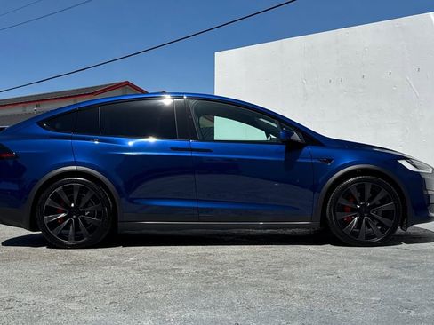 Used 2023 Tesla Model X Plaid image 2