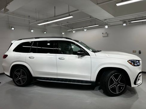 New 2026 Mercedes-Benz GLS 450 4MATIC image 13