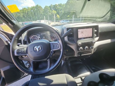 Used 2024 RAM 3500 Tradesman w/ Chrome Appearance Group image 15