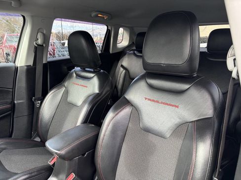 Used 2019 Jeep Compass Trailhawk image 13