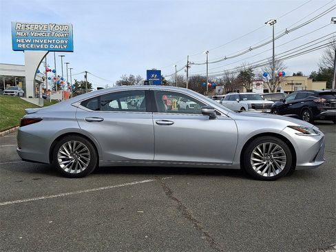 Used 2023 Lexus ES 350 Ultra Luxury image 8