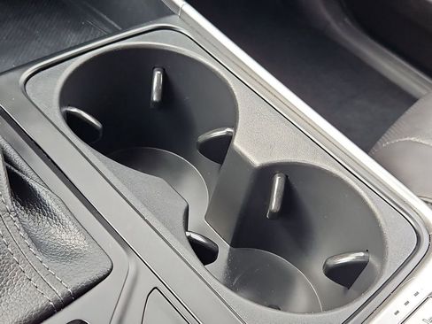 Used 2025 Kia Carnival image 24