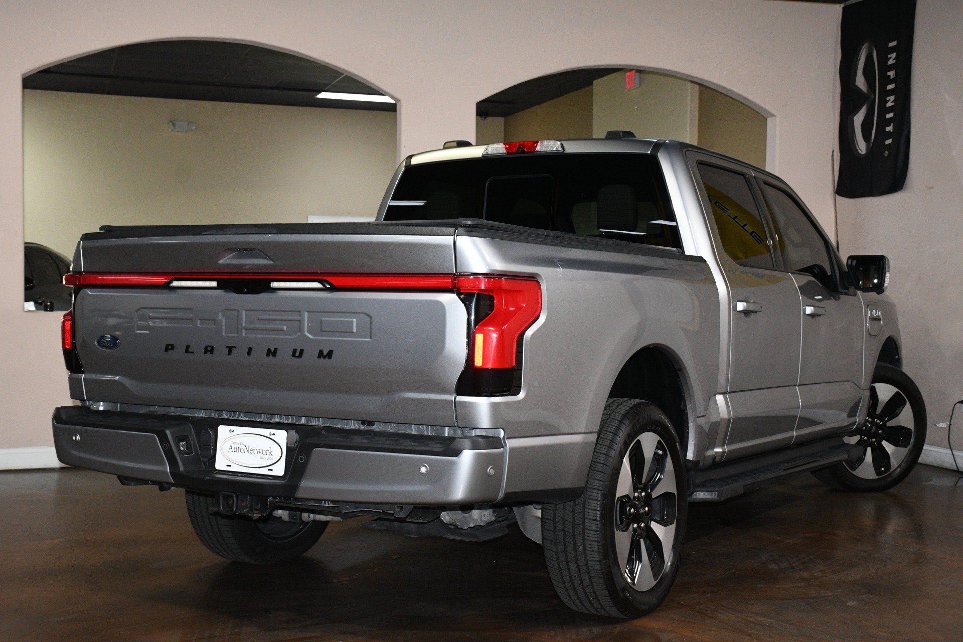 Used 2023 Ford F150 Lightning Platinum AWD/4WD image 5