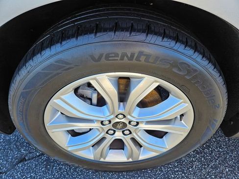 Used 2024 Ford Edge Titanium image 19