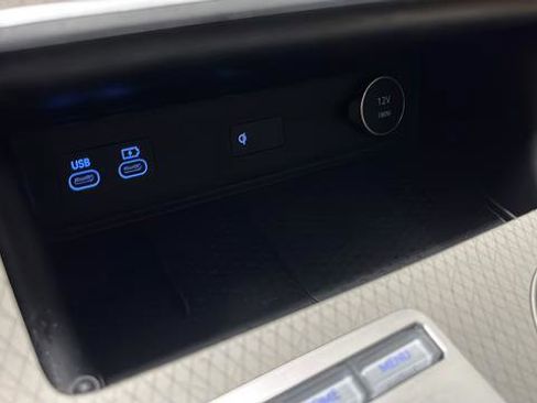 Used 2025 Genesis GV80 3.5T Prestige image 13