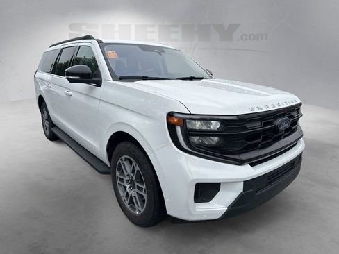 Certified 2025 Ford Expedition Max Active AWD/4WD image 2