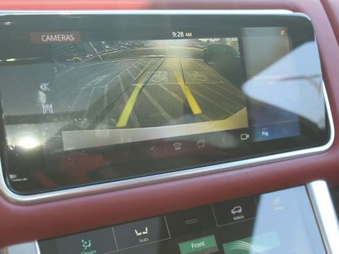 Used 2022 Land Rover Range Rover Sport HST image 21