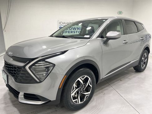 Used 2024 Kia Sportage LX image 4