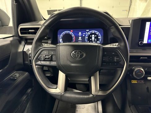 Used 2025 Toyota 4Runner TRD Off-Road AWD/4WD image 18