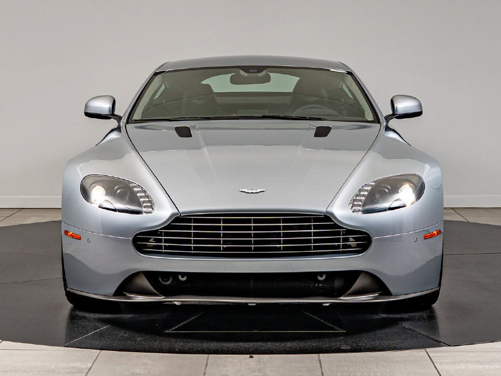 Used 2015 Aston Martin V8 Vantage GT RWD image 2