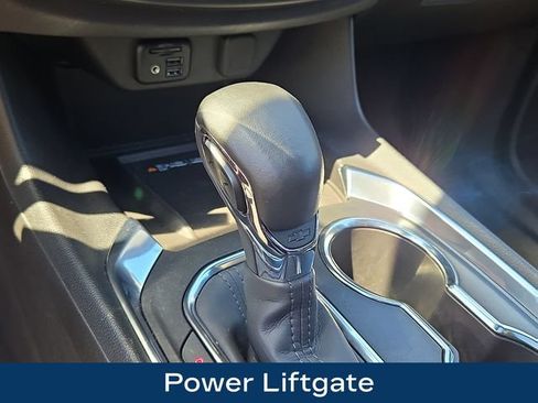 Used 2023 Chevrolet Traverse Premier AWD/4WD image 12