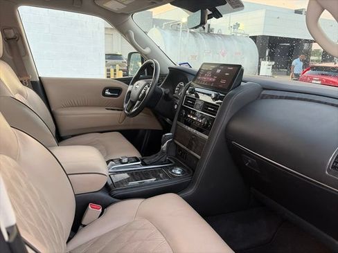 Used 2021 Nissan Armada Platinum w/ Captain's Chairs Package RWD image 7