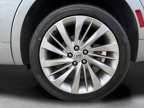 Used 2024 Buick Envision Avenir image 28