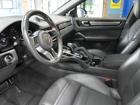 Used 2020 Porsche Cayenne S w/ Premium Package AWD/4WD image 34