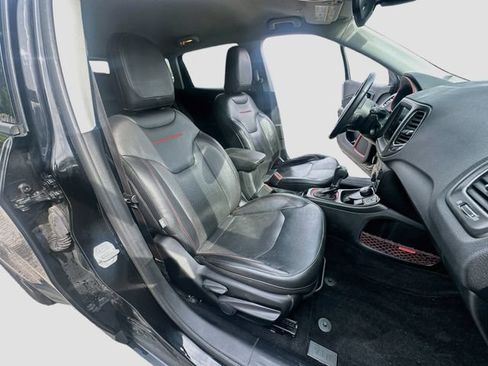 Used 2018 Jeep Compass Trailhawk w/ Leather Interior Group AWD/4WD image 26