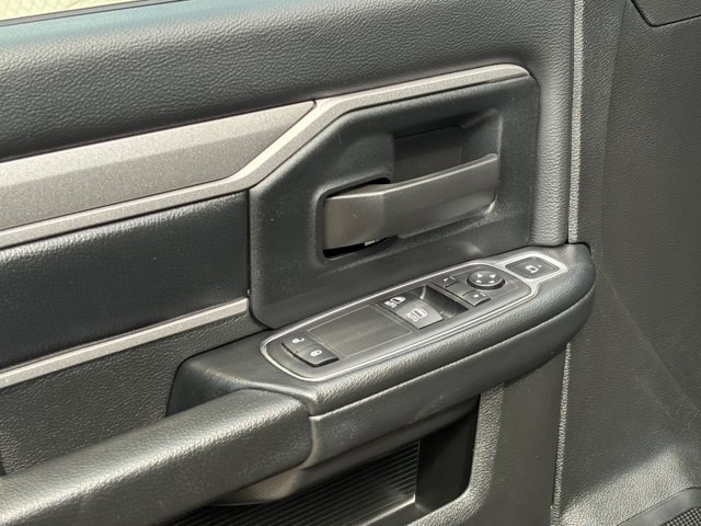 Used 2024 RAM 2500 Tradesman w/ Chrome Appearance Group AWD/4WD image 17
