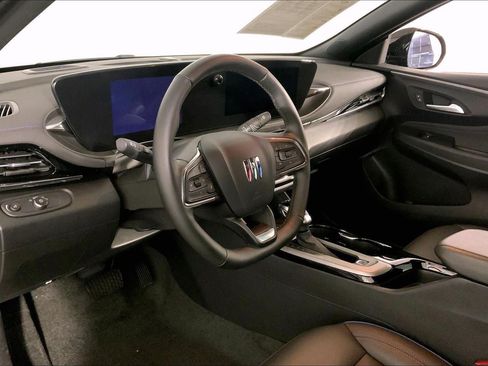 Used 2025 Buick Envista Sport Touring w/ Experience Buick Package FWD image 14