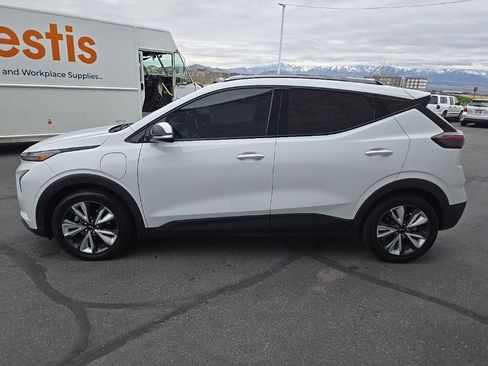 Used 2022 Chevrolet Bolt EUV LT w/ Convenience Package image 7