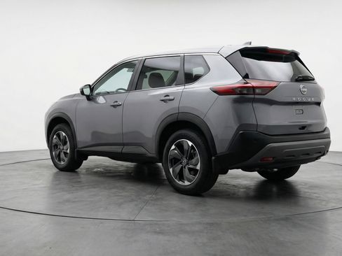 Used 2025 Nissan Rogue SV image 6