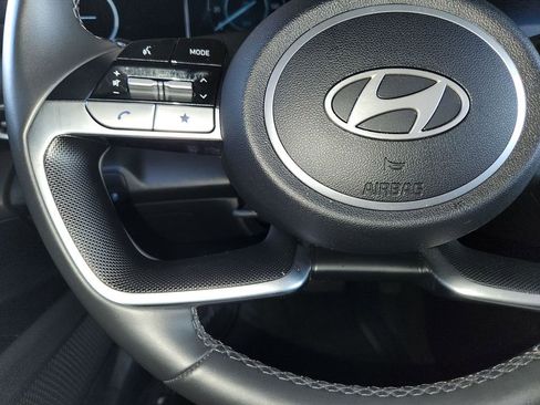 Used 2025 Hyundai Elantra Limited image 25