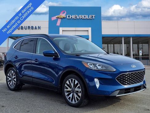 Used 2022 Ford Escape Titanium image 3