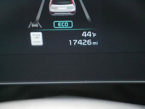 Used 2023 Kia Niro EX image 29