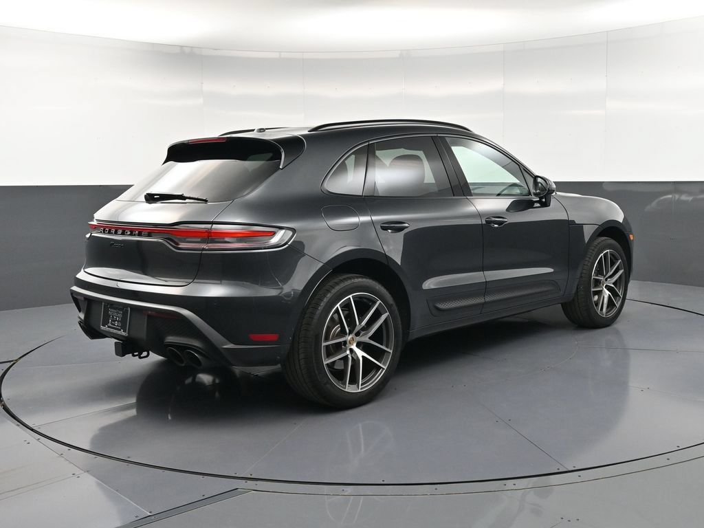 Certified 2026 Porsche Macan AWD/4WD image 8