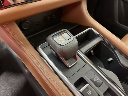 Used 2024 Nissan Pathfinder Platinum w/ Cargo Package image 33