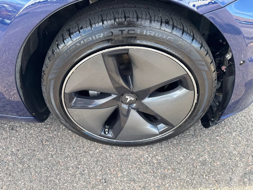 Used 2018 Tesla Model 3 Long Range AWD/4WD image 17