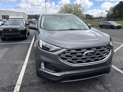 Used 2022 Ford Edge SEL w/ Convenience Package image 3