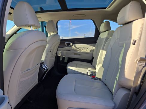 Used 2024 Kia Sorento SX FWD image 16