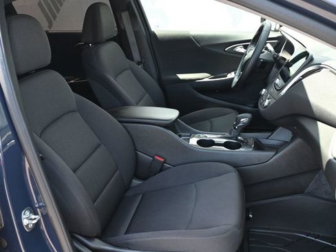 Used 2025 Chevrolet Malibu RS FWD image 16