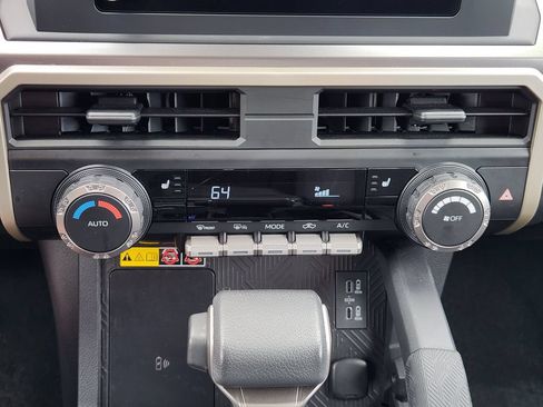 Used 2025 Toyota Tacoma SR5 w/ SR5 Upgrade Package AWD/4WD image 20
