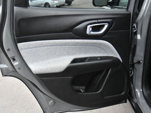 Used 2023 Jeep Compass Sport image 36