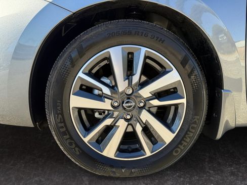 Used 2025 Nissan Versa S w/ S Plus Package image 10